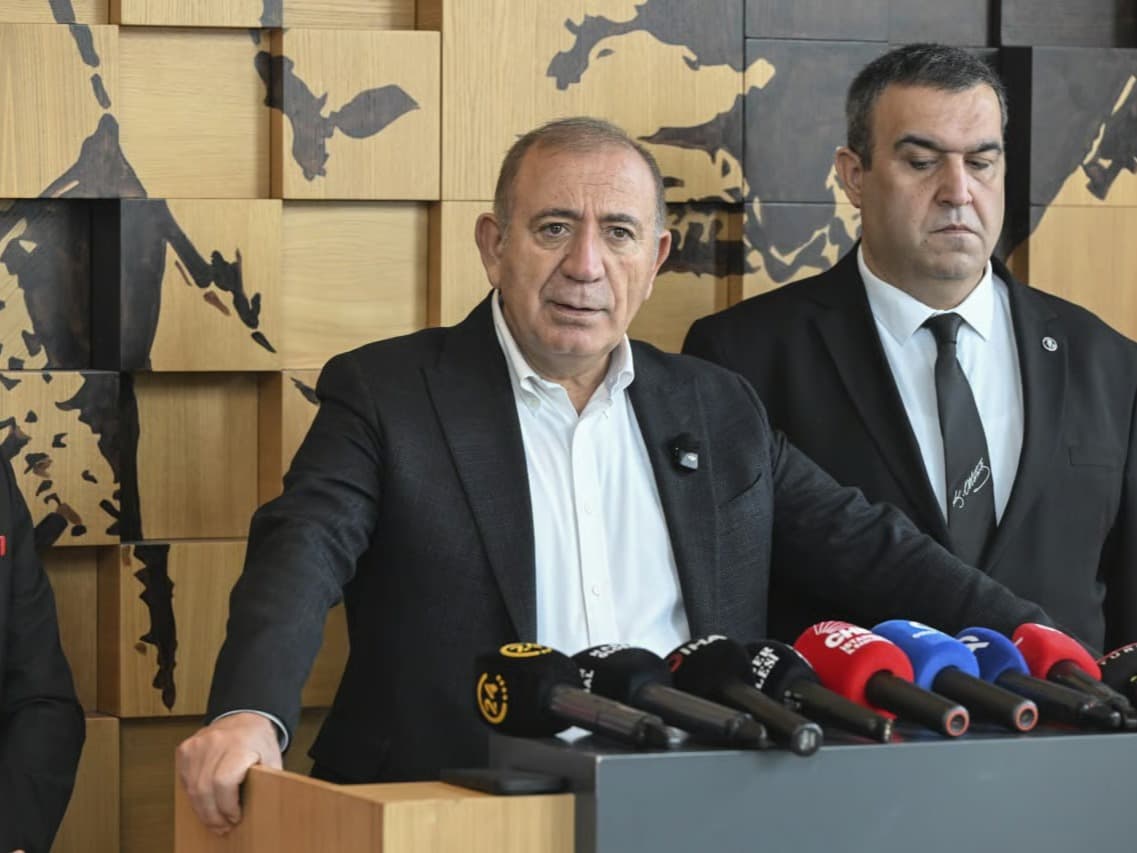 Gürsel Tekin göreve devam edecek