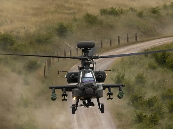 Hindistan Kara Kuvvetleri ilk AH-64E Apache taarruz helikopterlerini teslim aldı