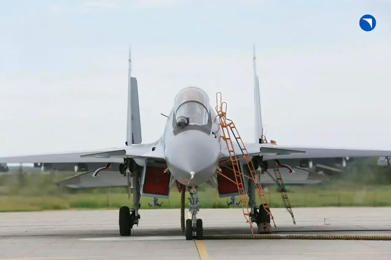 Rusya, yeni Su-34 ve Su-30SM2 savaş uçaklarını envantere aldı