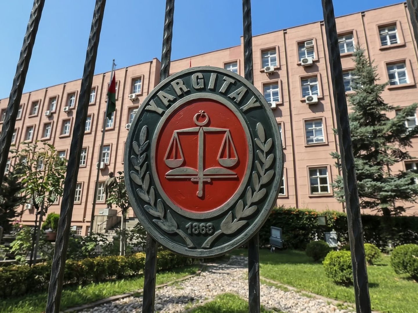 İşçi kartı okutanlara Yargıtay'dan emsal karar: Mesai kartı hilesi pahalıya patladı