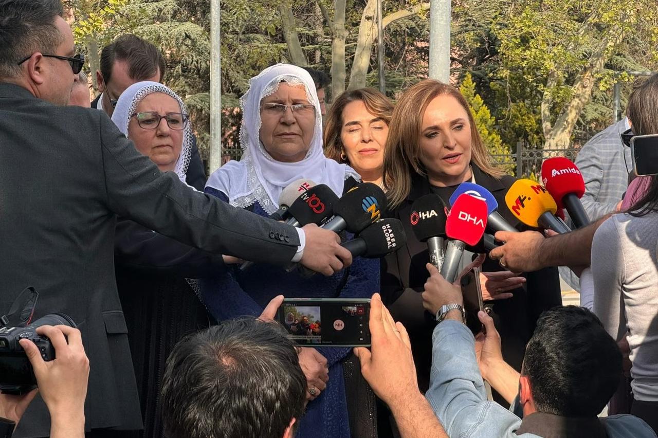 'Barış Anneleri'nden Öcalan başvurusu: Adalet Bakanlığı’na dilekçe verildi