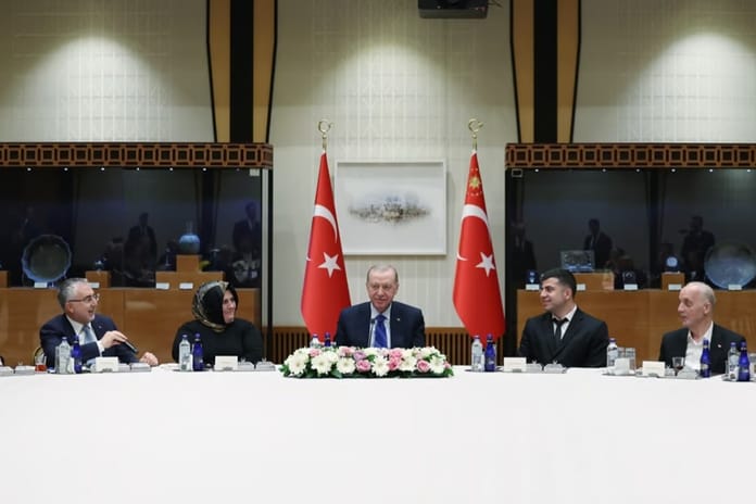 Cumhurbaşkanı Erdoğan, işçileri kabul etti: Çalışanlarımızın haklarını korumak önceliğimiz oldu