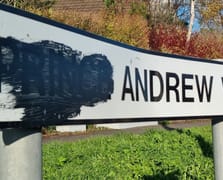 Prens Andrew’u onurlandıran yolun adı değiştiriliyor