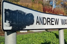 Prens Andrew’u onurlandıran yolun adı değiştiriliyor