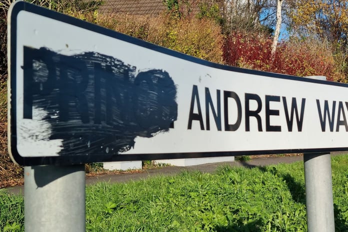 Prens Andrew’u onurlandıran yolun adı değiştiriliyor