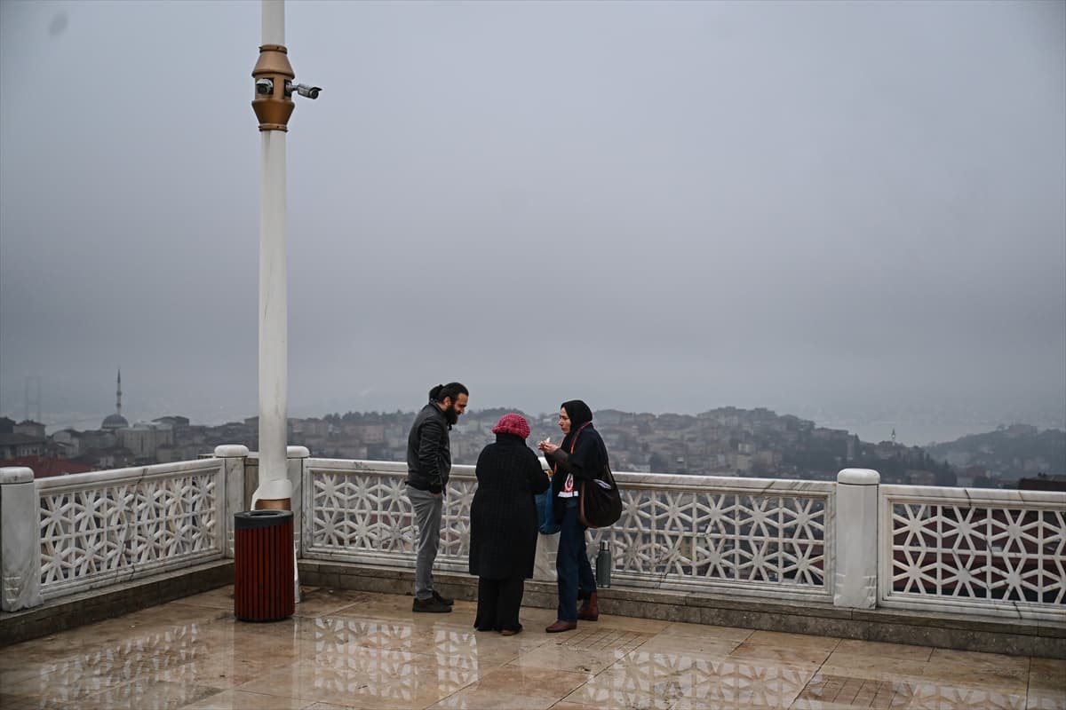 İstanbul'da sabah saatlerinde sis etkili oluyor