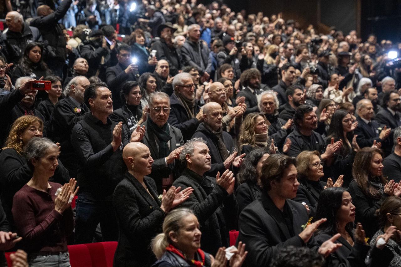 Usta oyuncu Haldun Dormen son yolculuğuna uğurlandı