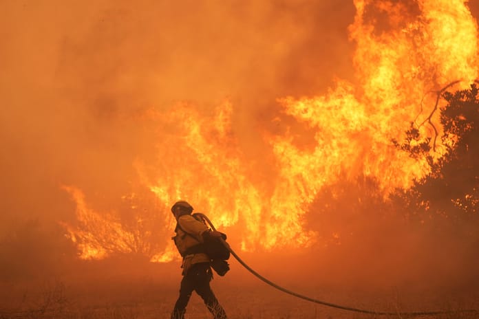 ABD'nin California eyaltindeki orman yangınları yayılıyor