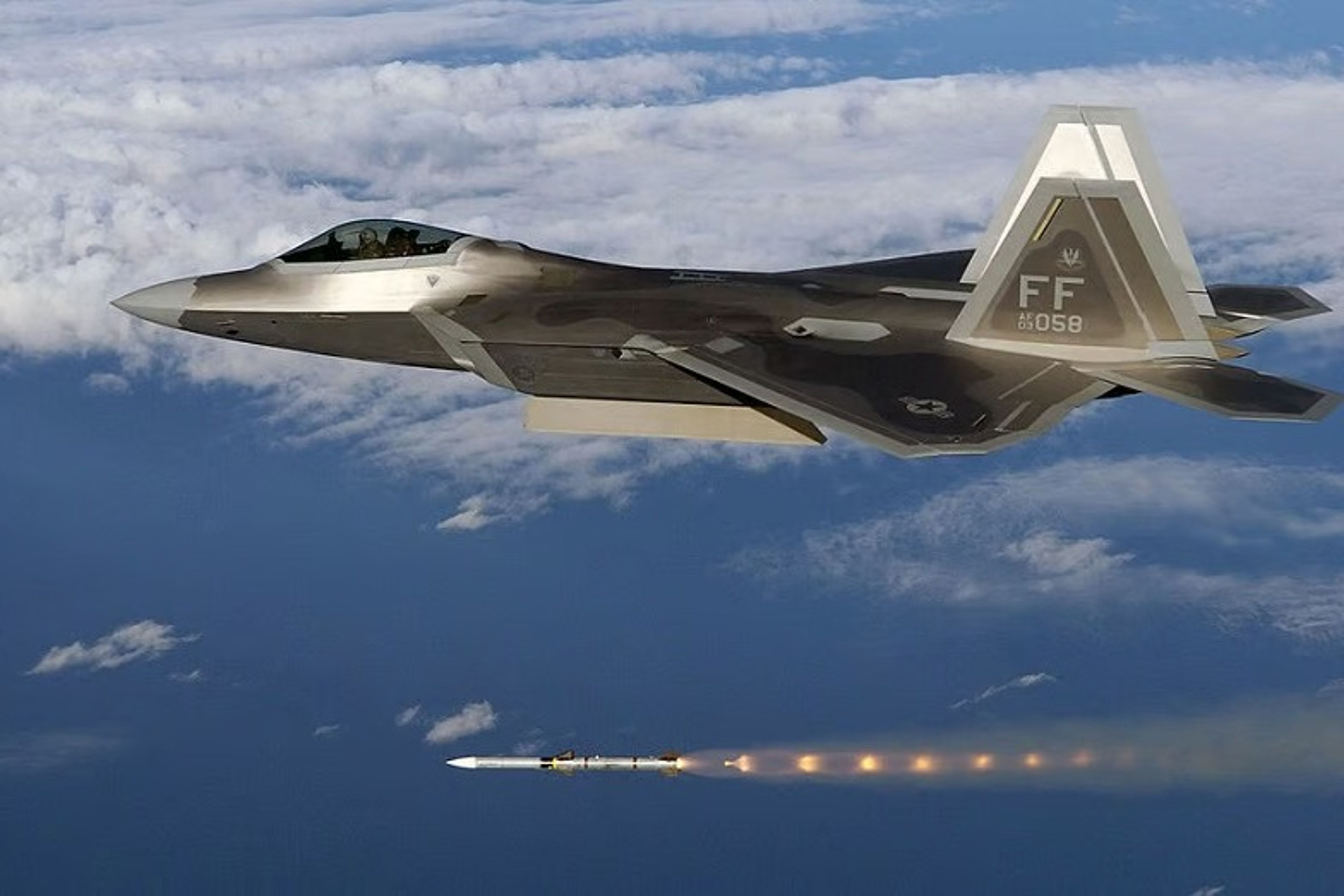 ABD, 200+ km menzilli AIM-260 füzesi için 1 milyar dolarlık ilk siparişe hazırlanıyor