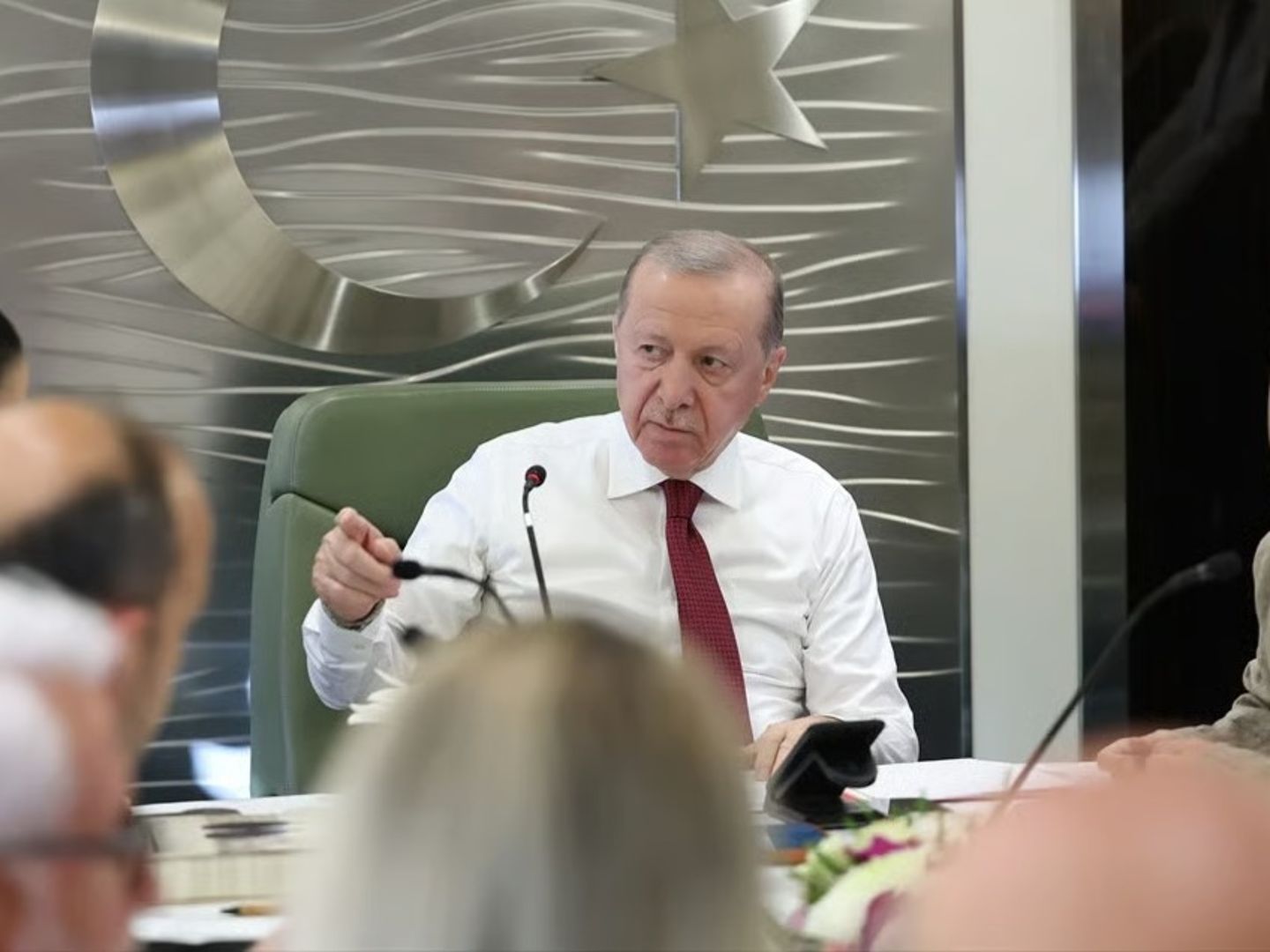 Cumhurbaşkanı Erdoğan uçakta duyurdu: İstihbarat Teşkilatı devrede, o süreç hızlandı!