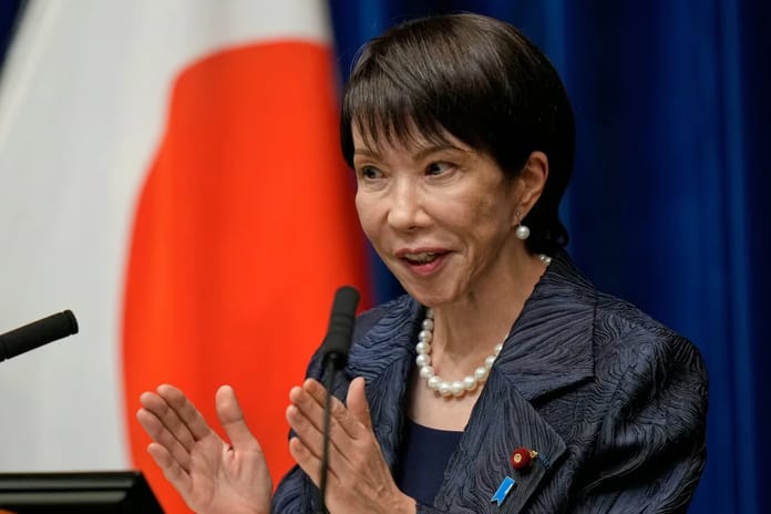 Japonya Başbakanı Takaiçi yeni milletvekillerine siyasi fonla hediye verildiğini doğruladı