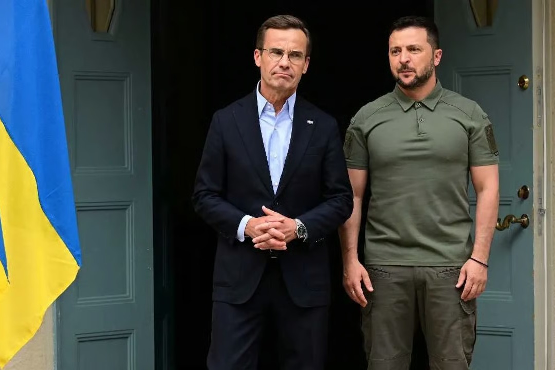 Zelensky Pursues Jet Deal as Strikes Hit Kyiv