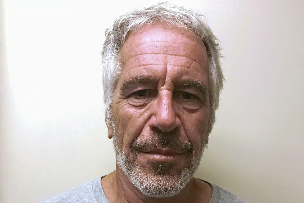 Epstein'in ABD genelinde kiraladığı depolarda fotoğraflar sakladığı iddia edildi