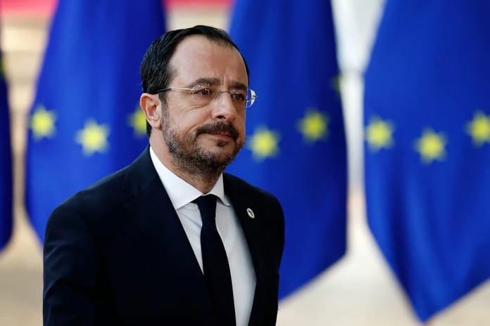 Rum yazardan Hristodulidis’e çağrı: “Tek Kıbrıs için Türkiye tavizi verilmeli”