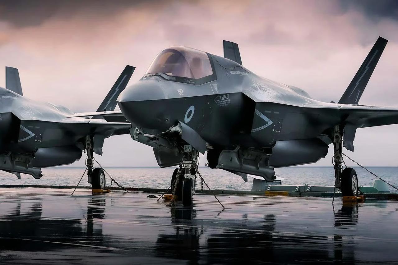 İngiltere, iki adet F-35B teslim aldı