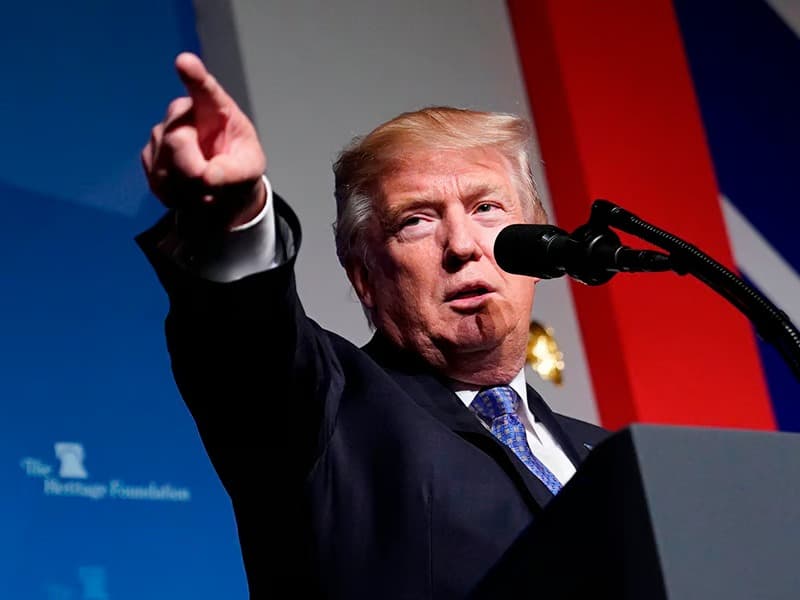 Trump - Clooney arasında kılıçlar çekildi!