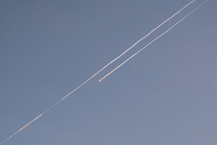 İran ateşkes yürürlüğe girmeden önce İsrail'i vurdu