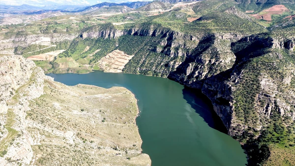 Siirt'te bulunan Botan Vadisi Milli Parkı bayram tatilinde ziyaretçi akınına uğruyor