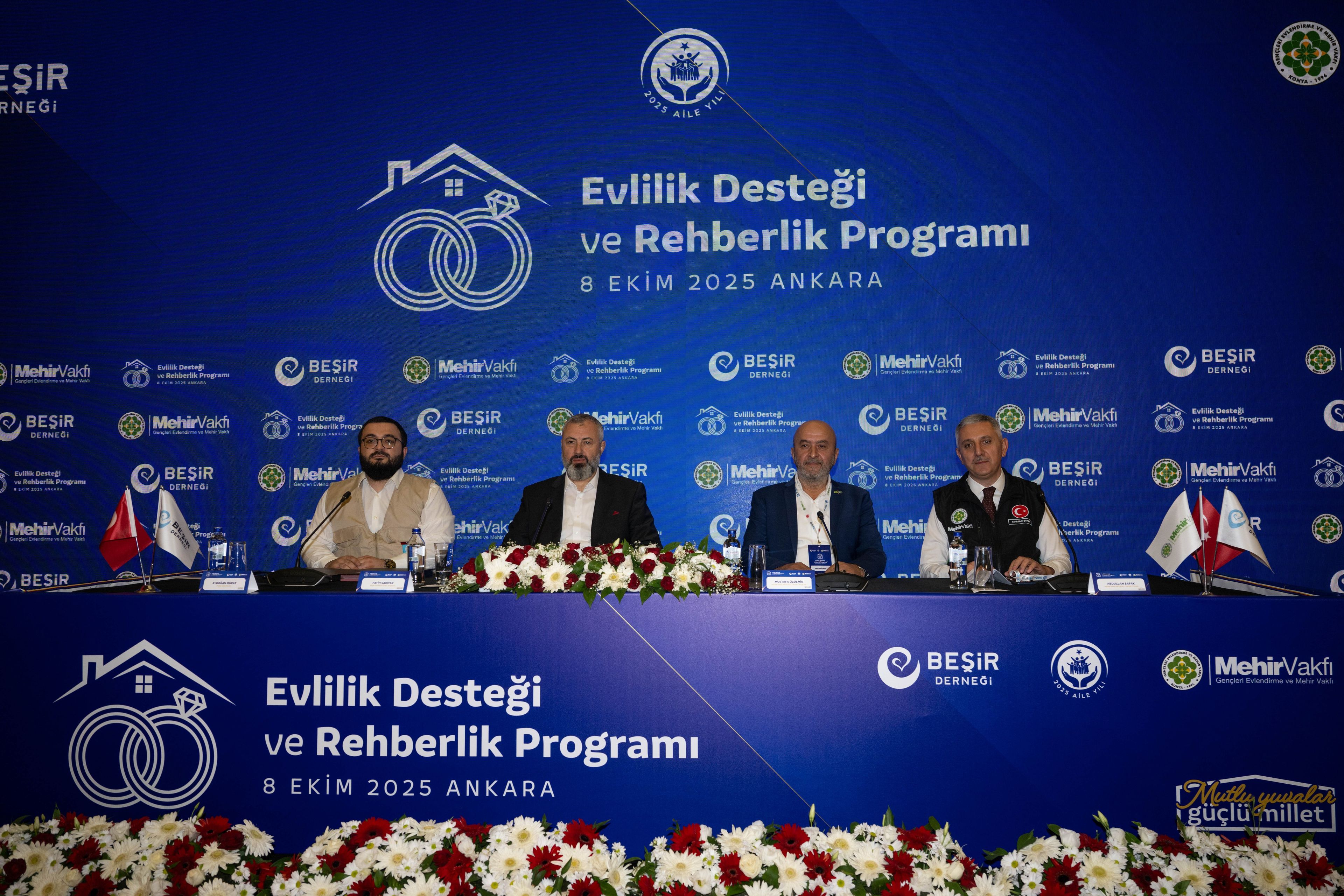 İki STK'dan 'Aile Yılı'na destek: 10 yılda 15 bin çift evlendirilecek