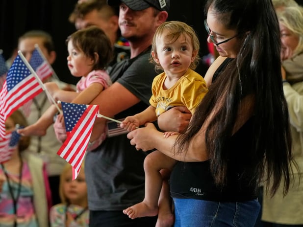 Trump yönetiminden beyaz Güney Afrikalılara mülteci statüsü