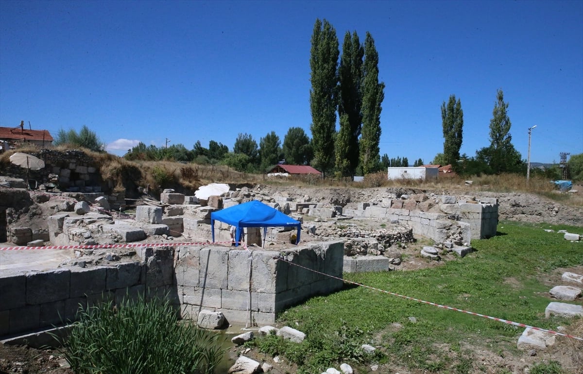Sebastapolis Antik Kenti gün yüzüne çıkıyor