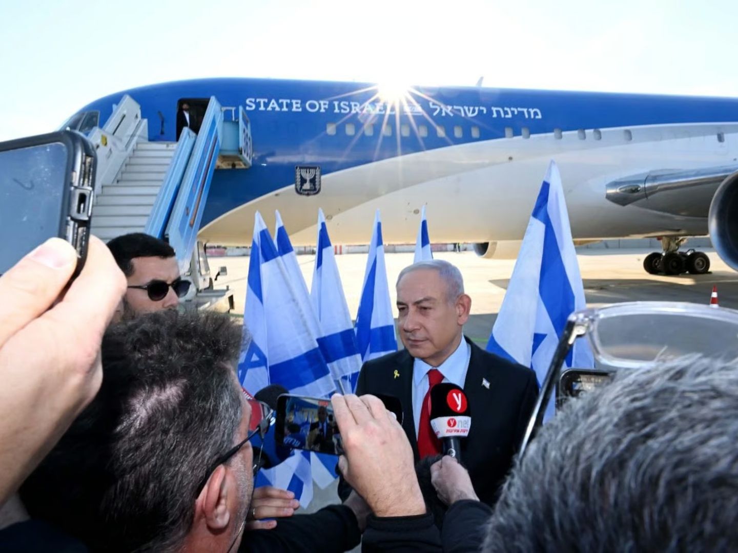 İsrail Başbakanı Binyamin Netanyahu'nun uçağı önlem olarak Girit'e götürüldü