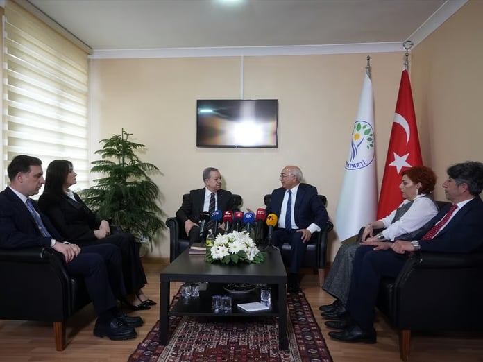 Siyasette bayram trafiği: AK Parti, MHP ve DEM heyetleri bir araya geldi