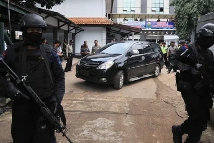 Malezya’da hükümeti devirme teşebbüsü iddiasına soruşturma