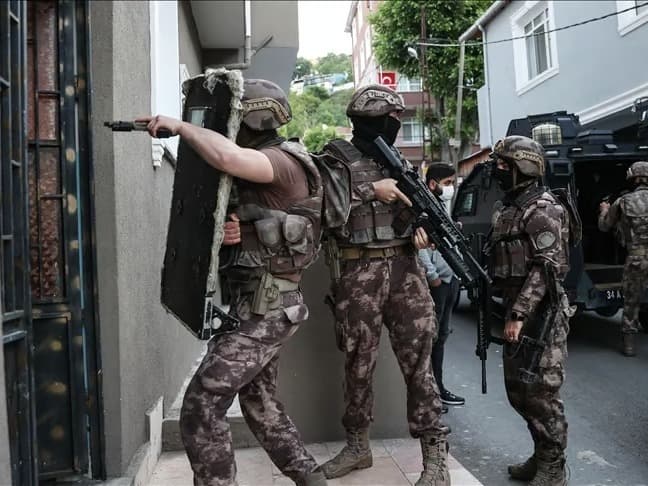 Aydın'da 'Kara Defter' çetesine operasyon