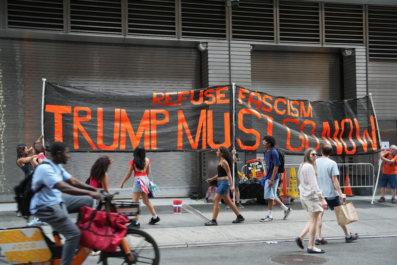 New York'ta Trump karşıtı konser düzenlendi