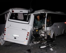 Antalya'da zincirleme midibüs kazası 6 yaralı