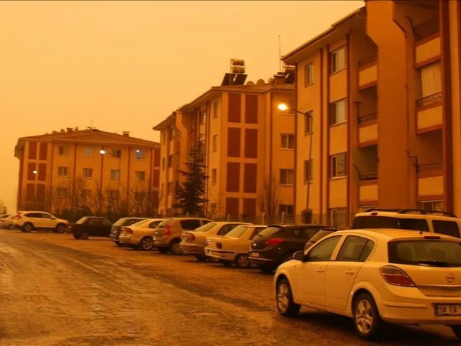 Hava kalitesinde kırmızı seviye: Afrika'nın tozu Türkiye'nin üzerine çöküyor!