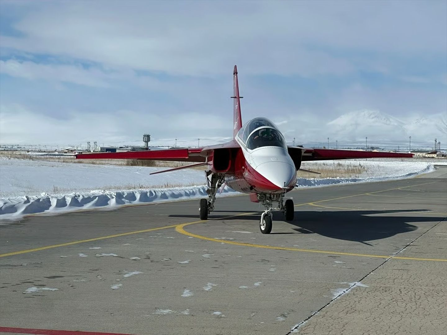 Türkiye'nin ilk milli jet uçağı HÜRJET dondurucu sınavdan geçti