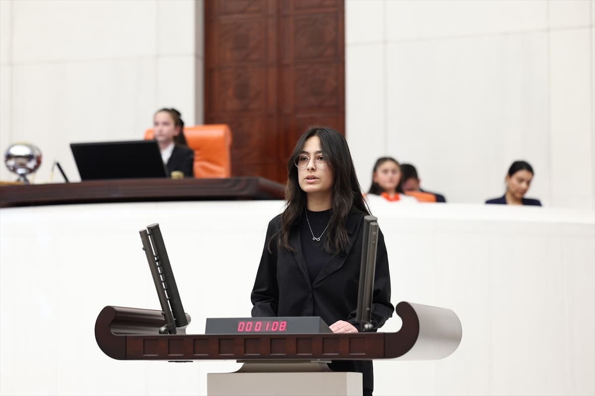 Gazi Meclis’te çocukların günü: "Savaş, korku ve gözyaşı istemiyoruz"