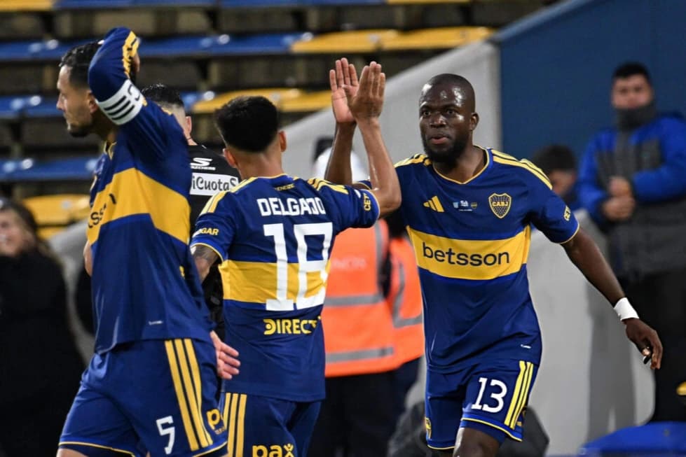 Valencia oyuna girdi, derbi değişti