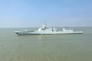 Çin iki yeni Type 055 güdümlü füze destroyerini tanıttı