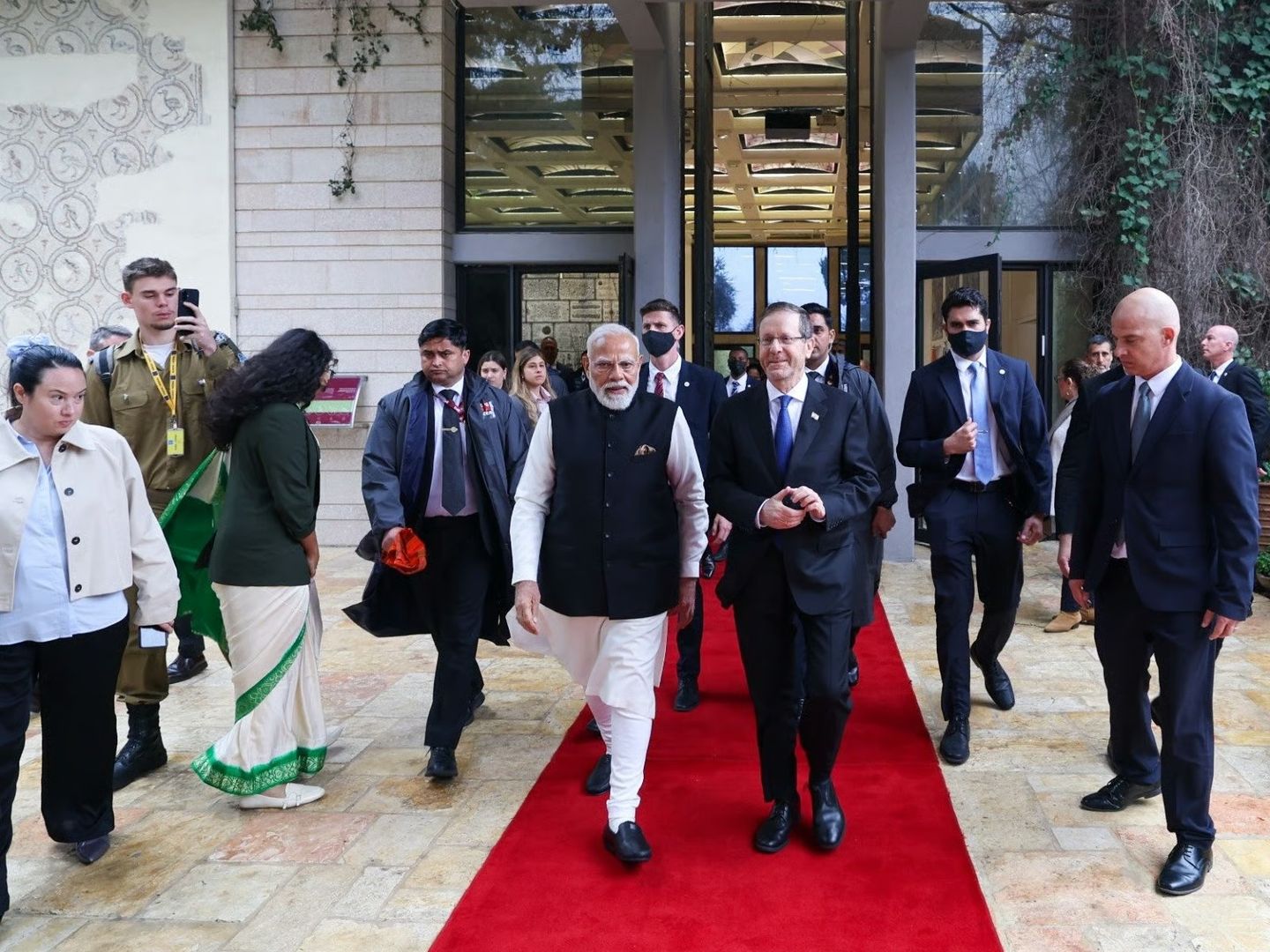 Hindistan Başbakanı Modi İsrail Cumhurbaşkanı Herzog ile görüştü