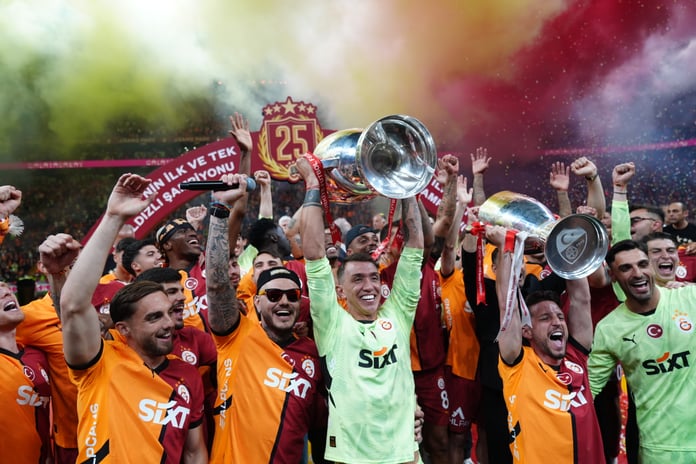 İlk ve son şampiyon