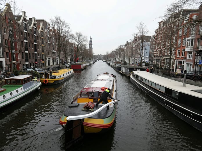 Amsterdam’dan dünyada bir ilk: Et ve fosil yakıt reklamları yasaklandı