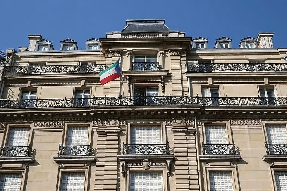 Fransa Ekvator Ginesi'nin büyükelçilik binasını satmaya karar verdi