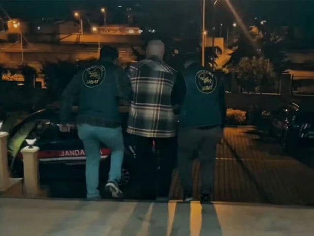 Kırmızı bültenle ve ulusal seviyede aranan 11 kişi Türkiye'ye getirildi