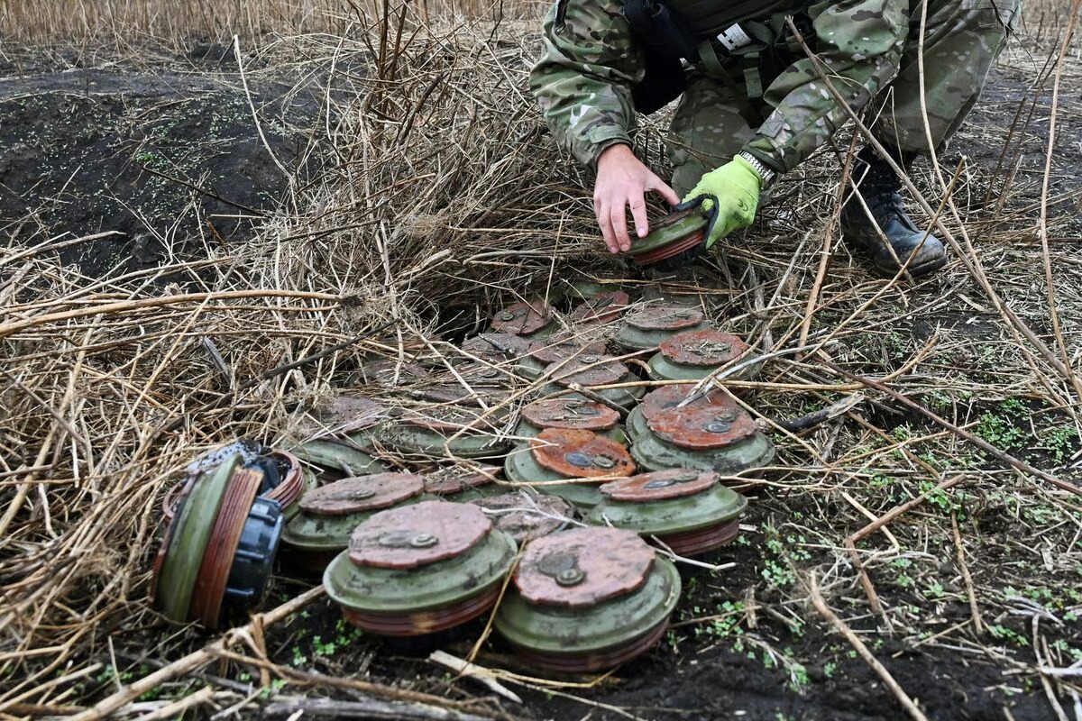 Finland Moves to Exit Landmine Ban Treaty Amid Russia Tensions