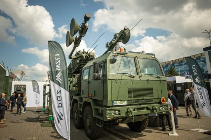 Polonya, 550 milyon dolarlık mobil haberleşme merkezi anlaşması imzaladı