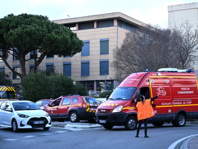 Okulda şiddet: Fransa'da bir öğrenci öğretmenini bıçakladı