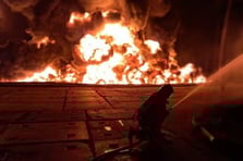 Rus güçleri İzmail Limanı'nda Türk gemisini vurdu