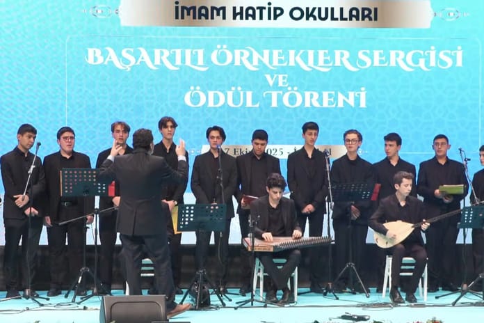 Bakan Tekin: İmam hatip okullarını dünya çapında bir marka haline getirmek istiyoruz