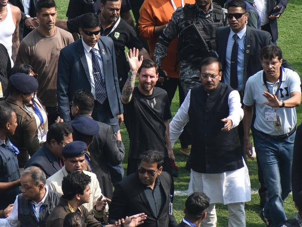 Lionel Messi turu kaosa dönüştü: Stadyum tahrip edildi, organizatör tutuklandı