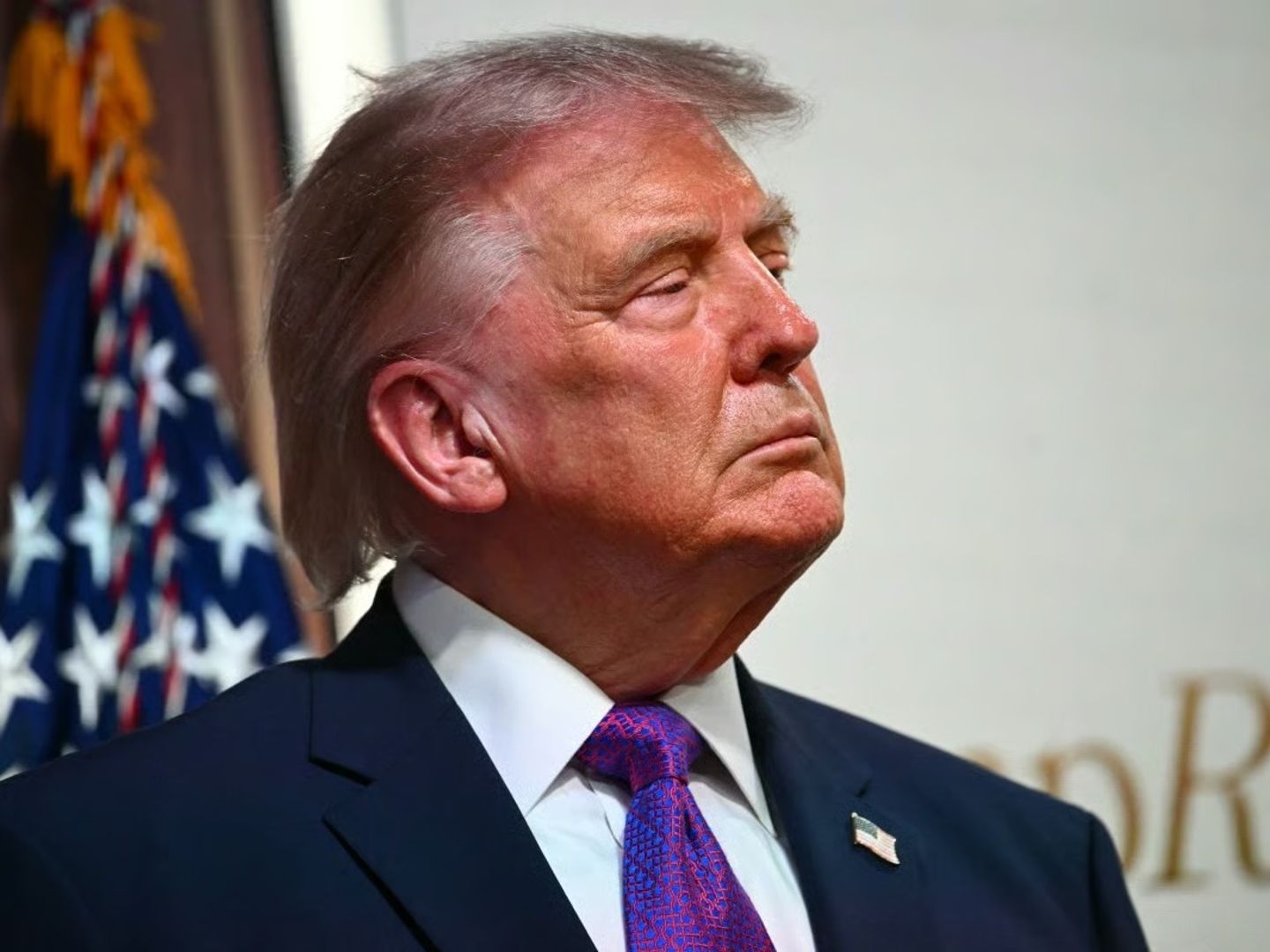 Nükleer anlaşmaya işaret etti: Trump'tan İran'a planlanan saldırıyı iptal kararı