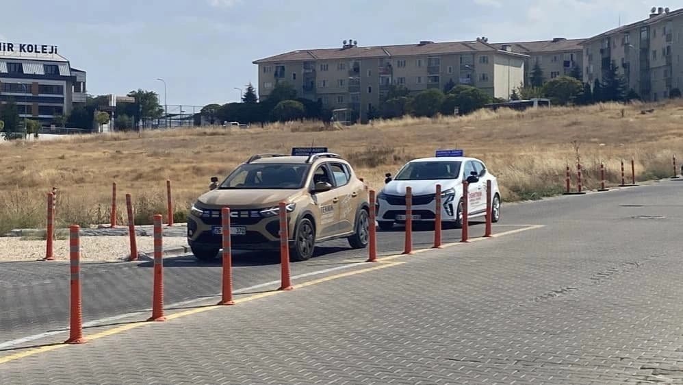 Ehliyet sınavlarında sabit parkur dönemine son