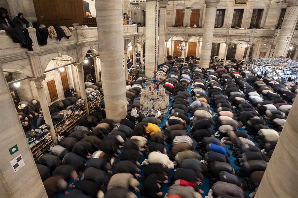 Yurt genelinde Kadir Gecesi idrak edildi